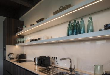 Preview: GRAZIA 10, Aufbauprofil, LED, flach, gerillt, 2 m, weiß