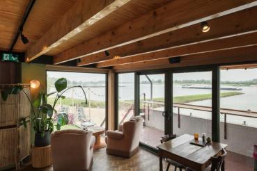 PURI TRACK, QPAR51 schwarz 10 W, inkl. 3P.-Adapter