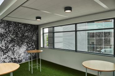 Preview: FERA 25, LED Indoor Deckenaufbauleuchte, schwarz, 3000 K, 100°