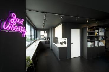 Preview: ENOLA B TRACK, QPAR51, schwarz, 50 W, inkl. 1P.-Adapter