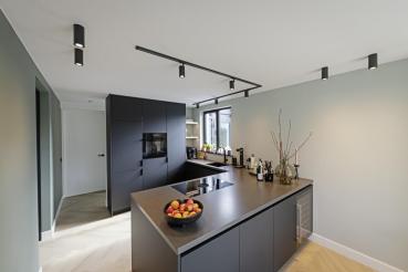 Preview: ENOLA B TRACK, QPAR51, schwarz, 50 W, inkl. 1P.-Adapter