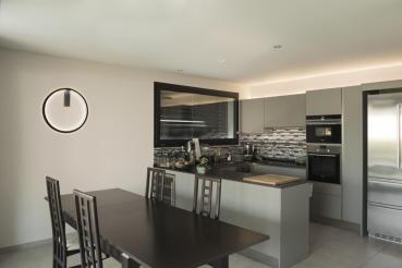 ONE 60 DALI, Indoor LED Wandaufbauleuchte, schwarz, 3000/4000 K