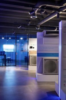 Preview: NUMINOS® M 3Ph., PHASE, 3~ Spot, zylindrisch, 2700 K, 14 Watt, Phasenabschnitt, 60°, matt schwarz