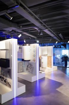 NUMINOS® M 3Ph., PHASE, 3~ Spot, zylindrisch, 2700 K, 14 Watt, Phasenabschnitt, 60°, matt schwarz