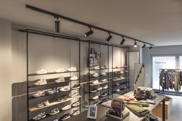 Preview: NUMINOS® M 3Ph., PHASE, 3~ Spot, zylindrisch, 3000 K, 14 Watt, Phasenabschnitt, 36°, matt schwarz