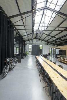 NUMINOS® M 3Ph., PHASE, 3~ Spot, zylindrisch, 3000 K, 14 Watt, Phasenabschnitt, 36°, matt schwarz