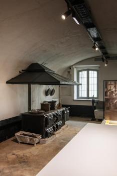 NUMINOS® L 3Ph., PHASE, 3~ Spot, zylindrisch, 3000 K, 20 Watt, Phasenabschnitt, 24°, matt schwarz