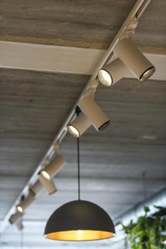 NUMINOS® L 3Ph., PHASE, 3~ Spot, zylindrisch, 3000 K, 20 Watt, Phasenabschnitt, 24°, matt weiß / matt schwarz