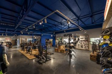 NUMINOS® L 3Ph., PHASE, 3~ Spot, zylindrisch, 4000 K, 20 Watt, Phasenabschnitt, 24°, matt weiß / matt schwarz