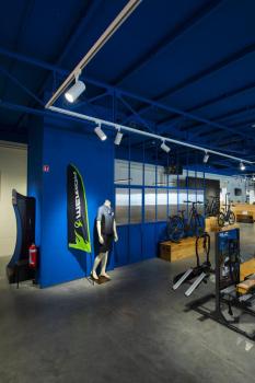 Preview: NUMINOS® L 3Ph., PHASE, 3~ Spot, zylindrisch, 4000 K, 20 Watt, Phasenabschnitt, 36°, matt weiß / matt schwarz