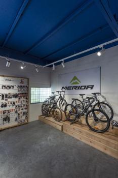 NUMINOS® L 3Ph., PHASE, 3~ Spot, zylindrisch, 4000 K, 20 Watt, Phasenabschnitt, 60°, matt weiß / matt schwarz