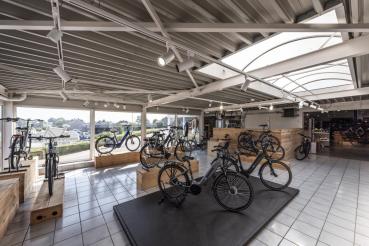 NUMINOS® L 3Ph., PHASE, 3~ Spot, zylindrisch, 4000 K, 20 Watt, Phasenabschnitt, 60°, matt weiß / matt schwarz