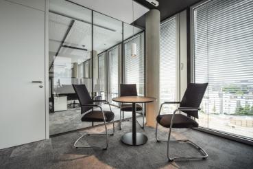 Preview: NUMINOS® L PD, PHASE, Pendelleuchte, Pendellänge 250 cm, 3000 K, 20 Watt, 36°, Phasenabschnitt, matt weiß / matt schwarz