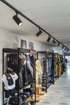 Preview: NUMINOS® L 3Ph., DALI, 3~ Spot, zylindrisch, 3000 K, 19 Watt, DALI, 60°, matt schwarz