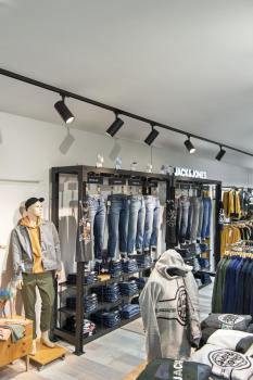 NUMINOS® L 3Ph., DALI, 3~ Spot, zylindrisch, 3000 K, 19 Watt, DALI, 60°, matt schwarz