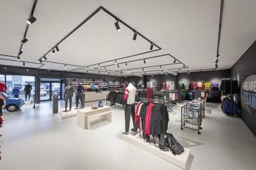 NUMINOS® L 3Ph., DALI, 3~ Spot, zylindrisch, 4000 K, 19 Watt, DALI, 36°, matt schwarz