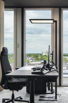 WORKLIGHT, Stehleuchte schwarz 79 W 4000 K 80°