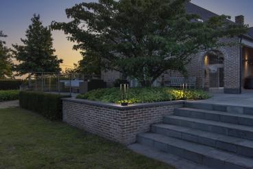 QUADRULO, Stehleuchte anthrazit / weiß 7 W 3000 K