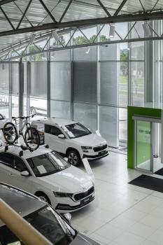 NUMINOS® XL 3Ph., PHASE, 3~ Spot, zylindrisch, 4000 K, 28 Watt, Phasenabschnitt, 60°, matt weiß / matt schwarz