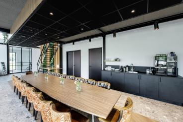 NUMINOS® XL 3Ph., DALI, 3~ Spot, zylindrisch, 2700 K, 27 Watt, DALI, 60°, matt schwarz