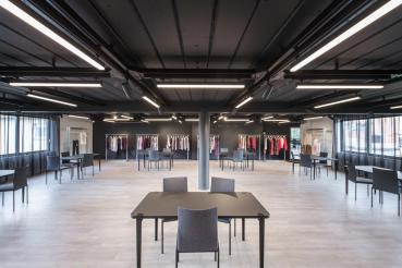 NUMINOS ZOOM M, 3 Phasen Spot schwarz 20 W 3000 K 15-60°