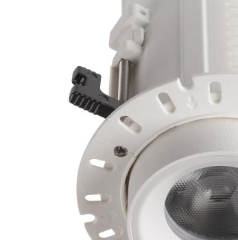 Preview: NUMINOS® PROJECTOR XS, Deckeneinbauleuchte, 2700 K, 40°, zylindrisch, weiß / weiß