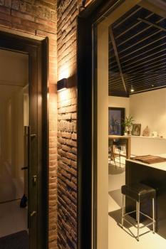 OVAL 18 WL, Wandaufbauleuchte 2700/3000 K, 10 W, schwarz