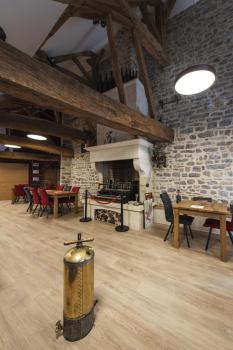 MEDO® PRO 60, Wand- und Deckenaufbauleuchte, rund, 3000/4000 K, 37 W, Phasenabschnitt, 80°, UGR <19, schwarz