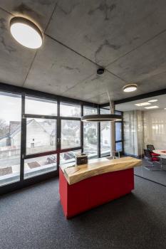 MEDO® PRO 60, Wand- und Deckenaufbauleuchte, rund, 3000/4000 K, 37 W, Phasenabschnitt, 110°, schwarz