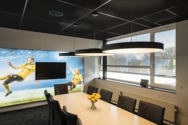 MEDO® PRO 90, Deckenaufbauleuchte, rund, 3000/4000 K, 75 W, DALI, Touch, 80°, UGR <19, schwarz