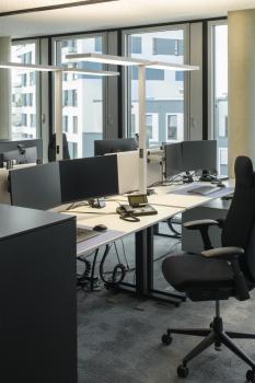 WORKLIGHT PRO, Stehleuchte, 150 W, 4000 K, Touch, weiß