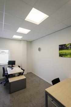 PANEL V 625, 34 W 830/840