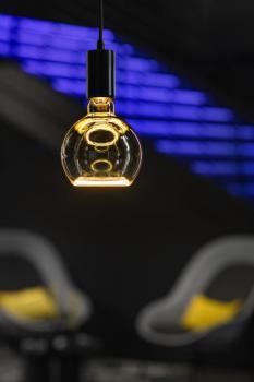 Preview: LED Floating Globe 125, LED-Leuchtmittel, smokey black, E27, PHASE, 6 W, 1900 K