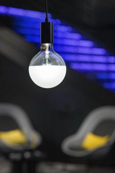 LED Globe 125 Half Moon, LED-Leuchtmittel, E27, PHASE, 7 W, 2700 K