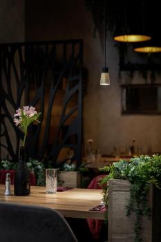 Preview: PURI 2.0 Dome, 1~ Pendelleuchte, GU10, Pendellänge 200 cm, 1x max. 6 W, schwarz / gold