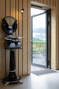 Preview: PURI 2.0 Dome, Wand- und Deckenaufbauleuchte, 1x max. 6 W GU10, schwarz