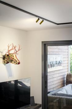 GRIP! S, 48V Spot, zylindrisch, 2000-3000 K, 9.8 W, DALI, Dim-to-Warm, 29°, gold / schwarz