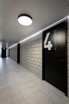 DECONA 42, Deckenaufbauleuchte, rund, 2700/3000 K, 23 W, PHASE, schwarz / gold