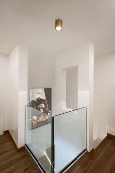 Preview: OCULUS, Deckenaufbauleuchte, rund, 2000-3000 K, 11 W, Dim-to-Warm, PHASE, 100°, messing