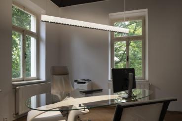 GLENOS® PRO, Pendelleuchte, 1,5m, DALI, UGR16, Pendellänge 210 cm, 3000K, 75°, weiß / schwarz