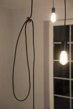 Preview: Deckenhaken, für FITU Pendelleuchte, schwarz, Kabelklemme