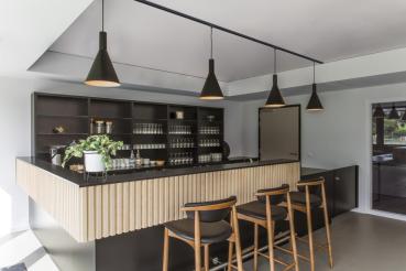 PENDELLEUCHTENADAPTER, für Hochvolt 1Phasen-Aufbauschiene, schwarz, inkl. Zugentlastung und Gewindestück