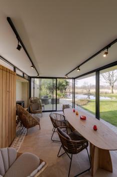 Preview: BIMA, Spot für Hochvolt-Stromschiene 1Phasen, einflammig, QPAR51, schwarz matt, max. 50 W, inkl. 1Phasen-Adapter