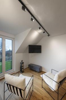 Preview: BIMA, Spot für Hochvolt-Stromschiene 1Phasen, einflammig, QPAR51, schwarz matt, max. 50 W, inkl. 1Phasen-Adapter