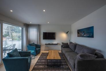 PHELIA, Standleuchte, A60, schwarz, max. 23 W