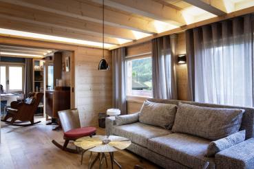 Preview: CARISO, Indoor LED Wandaufbauleuchte schwarz/gold 2700 K