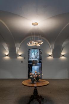 CARISO, Indoor LED Wandaufbauleuchte schwarz/gold 2700 K