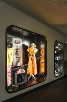 BIMA, Spot für Hochvolt-Stromschiene 3Phasen, einflammig, QPAR51, rund, schwarz matt, max. 50 W, inkl. 3Phasen-Adapter