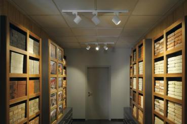 Preview: ENOLA C TRACK, Spot für Hochvolt-Stromschiene 3Phasen, LED, 3000 K, rund, weiß, 55°, 11,2 W, inkl. 3Phasen-Adapter