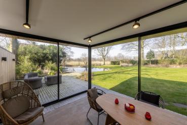 Preview: KALU TRACK, Spot für Hochvolt-Stromschiene 3Phasen, QPAR111, schwarz, max. 75 W, inkl. 3Phasen-Adapter